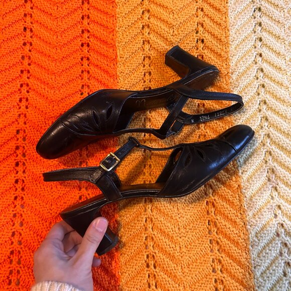 Naturalizer T-strap Black Heels - Picture 10 of 16